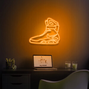 Déco basket orange représentant la chaussure du film "Retour vers le futur"