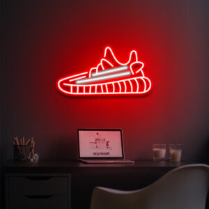 Décoration led rouge représentant la sneakers Yeezy 350 version 2